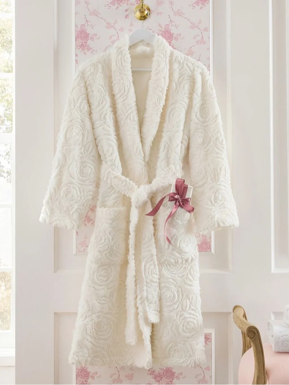 NWOT - LoveShackFancy Pottery Barn - Women’s Floral Robe in Ivory